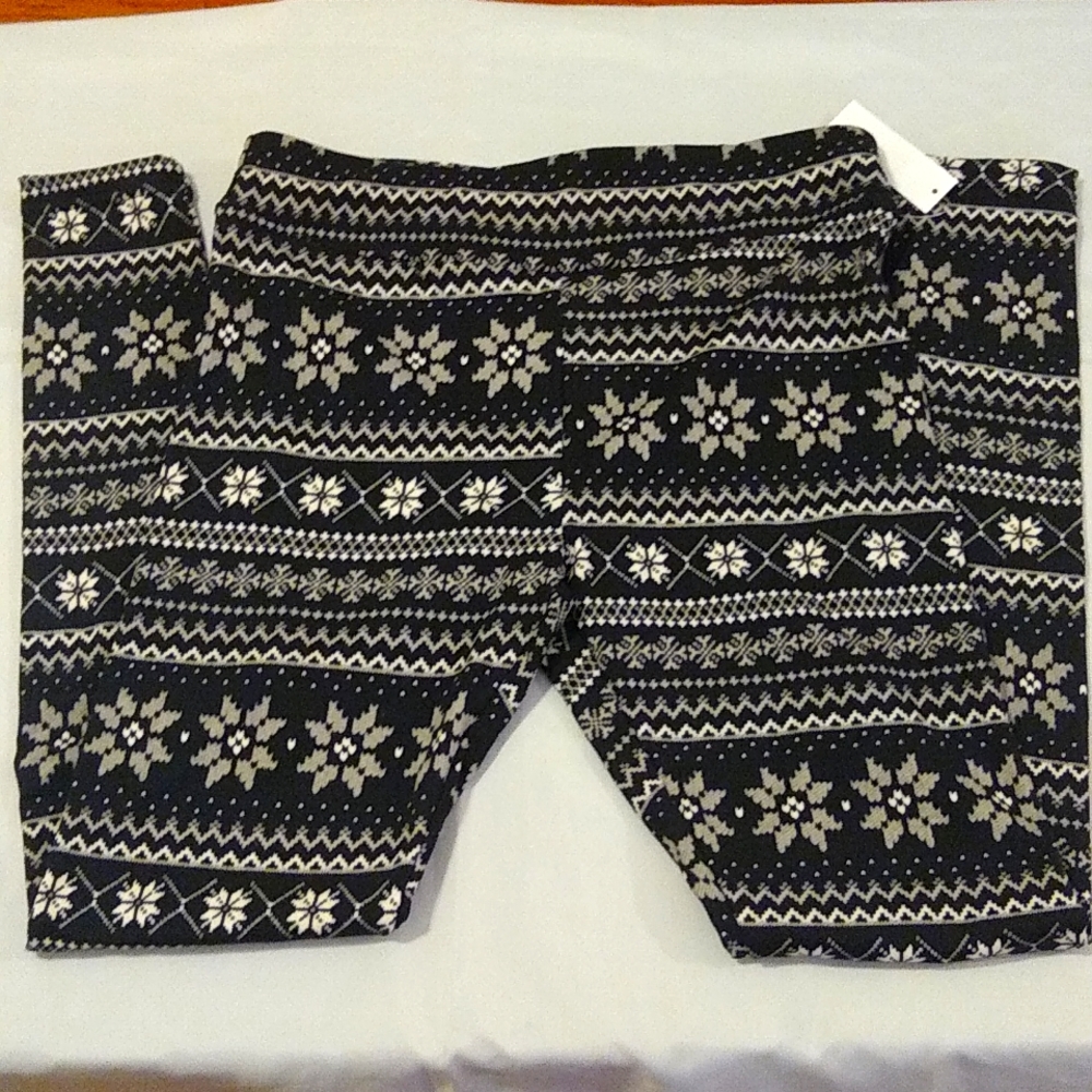 NWT Black, gray, and white soft winter leggings